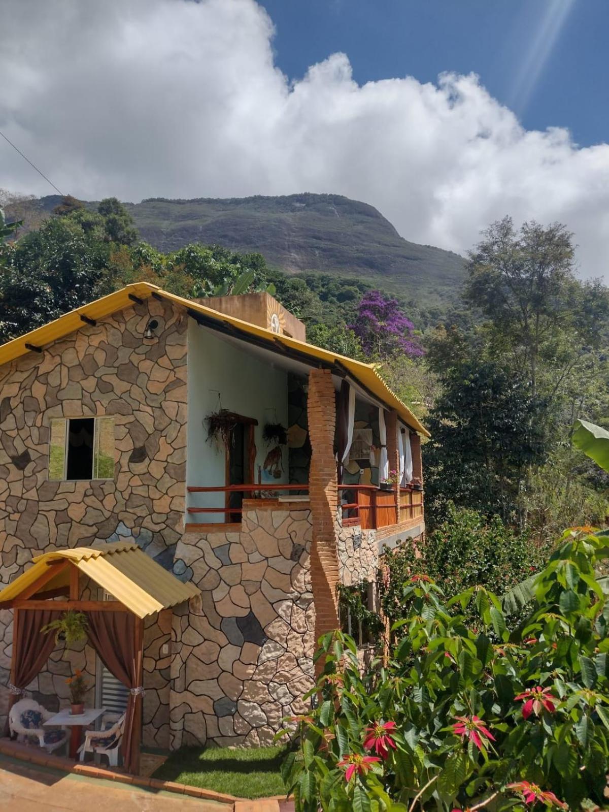 Rancho Flores Espera Feliz